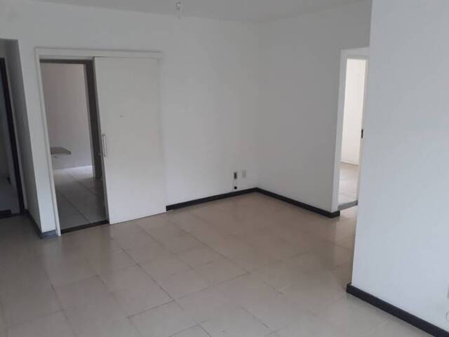 #111 - Apartamento para Venda em Salvador - BA