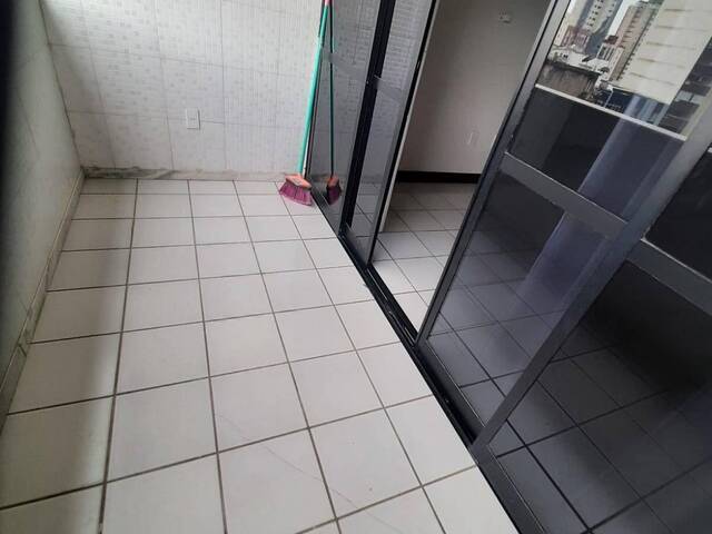 #376 - Apartamento para Venda em Salvador - BA