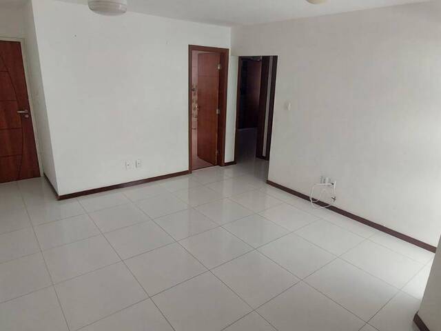 #438 - Apartamento para Venda em Salvador - BA