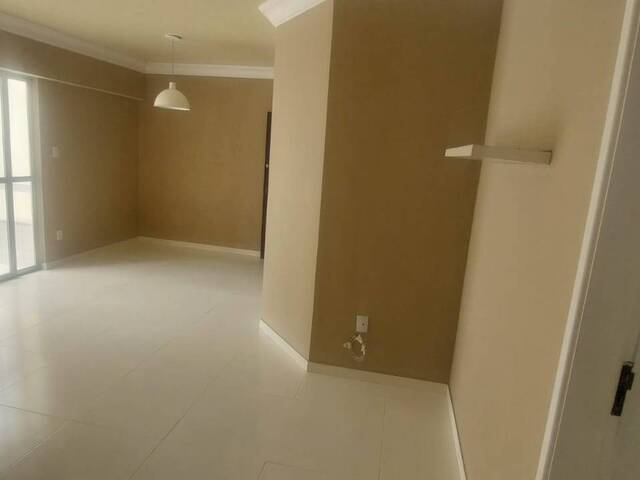 #112 - Apartamento para Venda em Salvador - BA