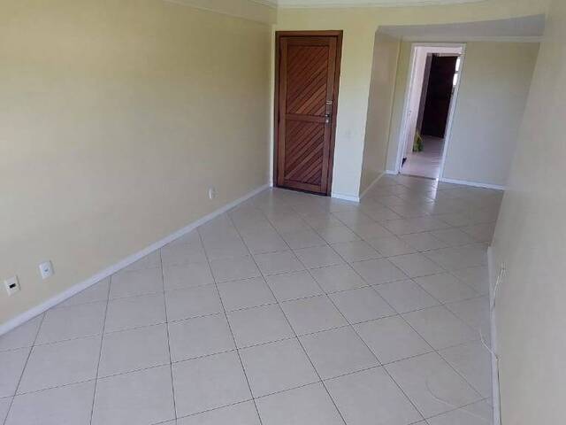 Venda em Costa Azul - Salvador