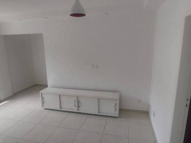 #95 - Apartamento para Locação em Salvador - BA