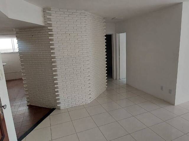 #421 - Apartamento para Venda em Salvador - BA